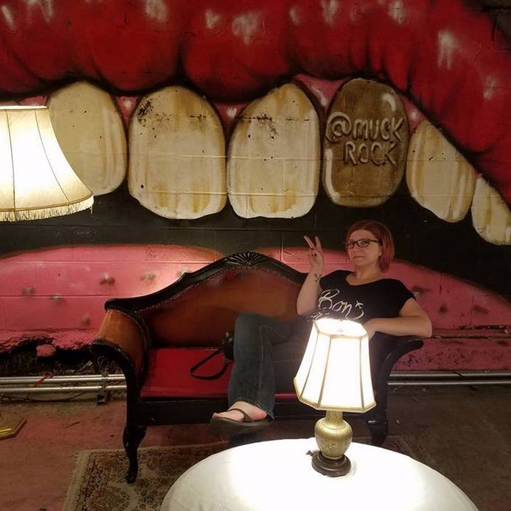 Meet your Posher, Dominique